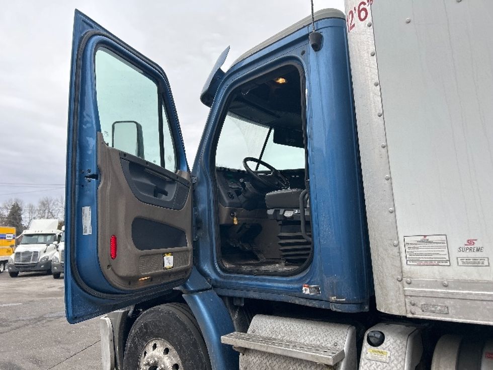 Medium Duty Box Truck-Light and Medium Duty Trucks-Freightliner-2018-X11384S-Chicopee-MA-451,117\n\t\tmiles-$ 78,000 - Image 16