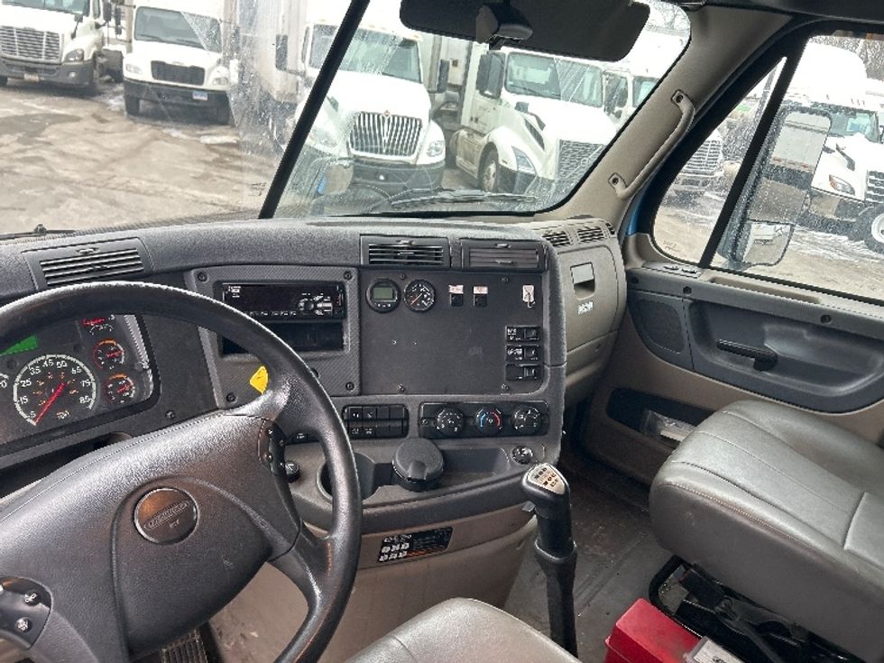 Medium Duty Box Truck-Light and Medium Duty Trucks-Freightliner-2018-X11384S-Chicopee-MA-451,117\n\t\tmiles-$ 78,000 - Image 17