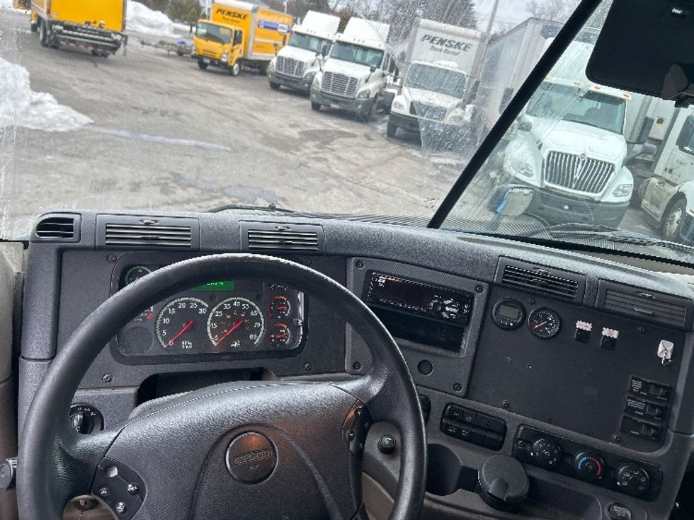 Medium Duty Box Truck-Light and Medium Duty Trucks-Freightliner-2018-X11384S-Chicopee-MA-451,117\n\t\tmiles-$ 78,000 - Image 18