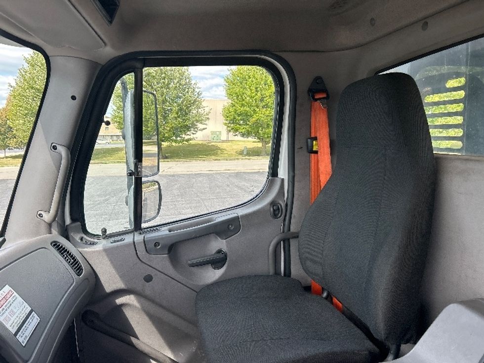 Medium Duty Box Truck-Light and Medium Duty Trucks-Freightliner-2019-114SD-Rochester-NY-365,022\n\t\tmiles-$ 82,500 - Image 19