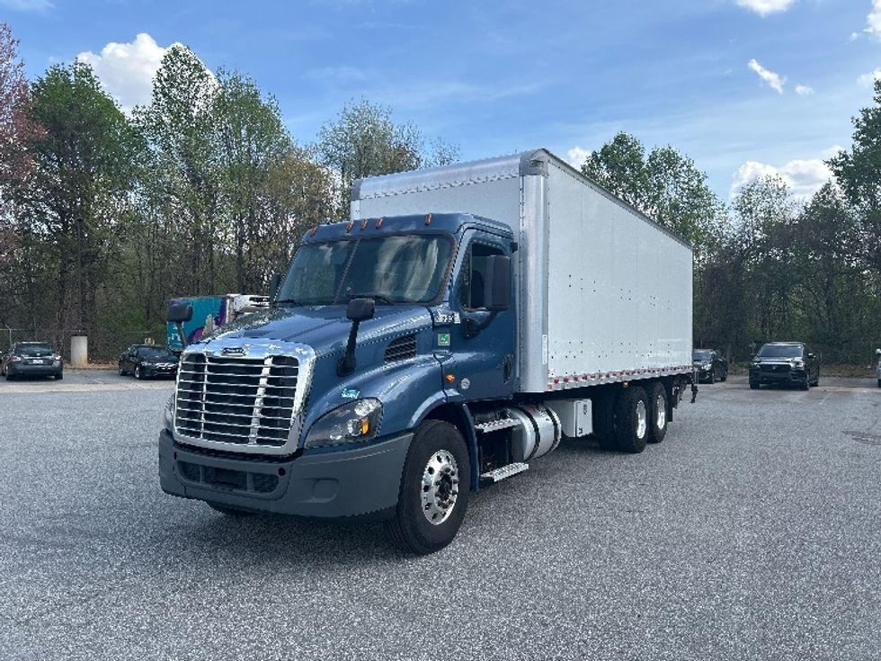 Medium Duty Box Truck-Light and Medium Duty Trucks-Freightliner-2019-Cascadia X11364S-Greensboro-NC-589,835\n\t\tmiles-$ 77,750 - Image 3