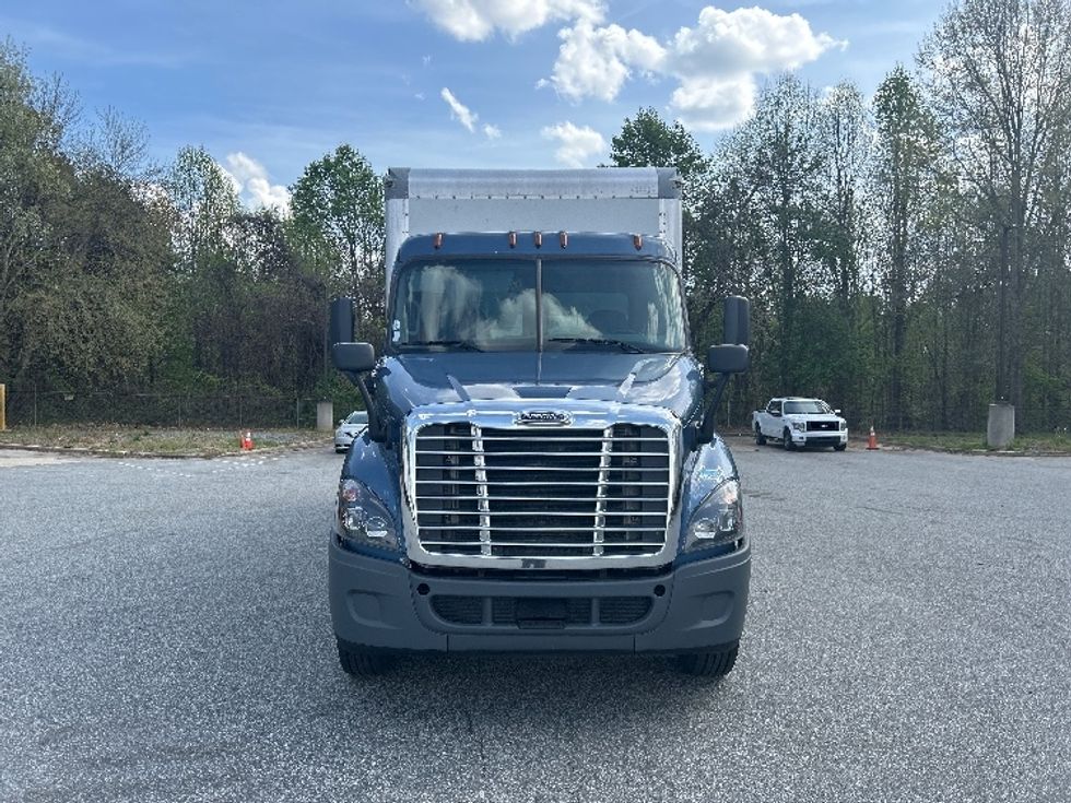 Medium Duty Box Truck-Light and Medium Duty Trucks-Freightliner-2019-Cascadia X11364S-Greensboro-NC-589,835\n\t\tmiles-$ 77,750 - Image 2