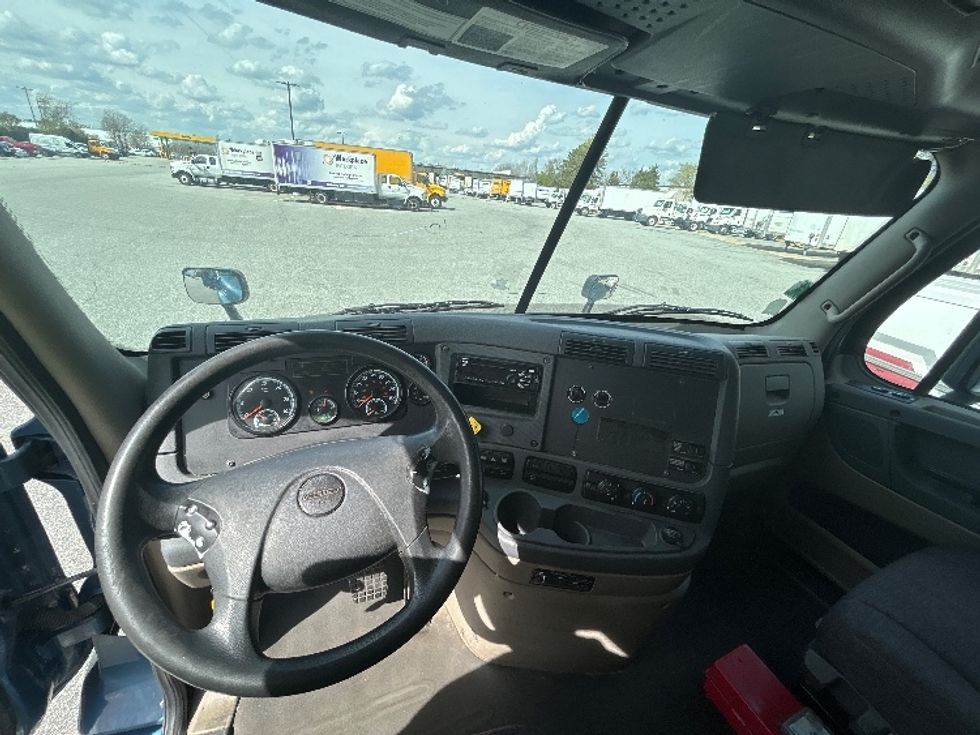 Medium Duty Box Truck-Light and Medium Duty Trucks-Freightliner-2019-Cascadia X11364S-Greensboro-NC-589,835\n\t\tmiles-$ 77,750 - Image 18