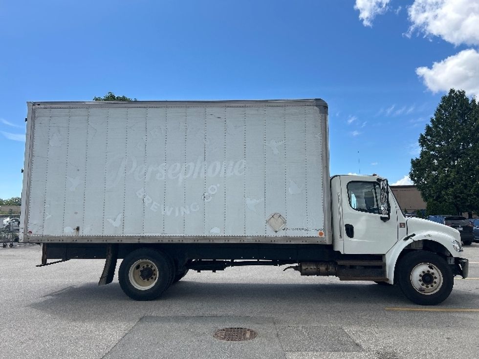 Medium Duty Box Truck-Light and Medium Duty Trucks-Freightliner-2019-M2-Abbotsford-BC-135,707\n\t\tkm-$ 59,250 - Image 14