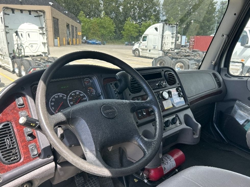Medium Duty Box Truck-Light and Medium Duty Trucks-Freightliner-2019-M2-Abbotsford-BC-135,707\n\t\tkm-$ 59,250 - Image 16