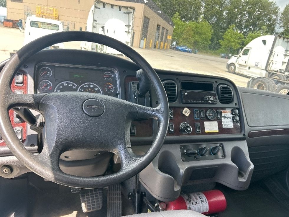 Medium Duty Box Truck-Light and Medium Duty Trucks-Freightliner-2019-M2-Abbotsford-BC-135,707\n\t\tkm-$ 59,250 - Image 17