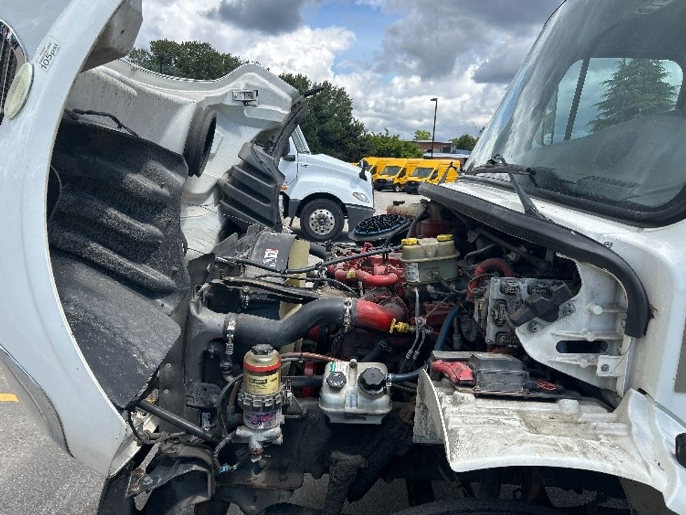 Medium Duty Box Truck-Light and Medium Duty Trucks-Freightliner-2019-M2-Abbotsford-BC-135,707\n\t\tkm-$ 59,250 - Image 23