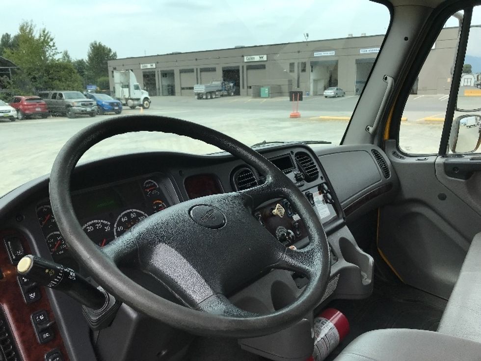 Medium Duty Box Truck-Light and Medium Duty Trucks-Freightliner-2019-M2-Abbotsford-BC-285,901\n\t\tkm-$ 58,750 - Image 17