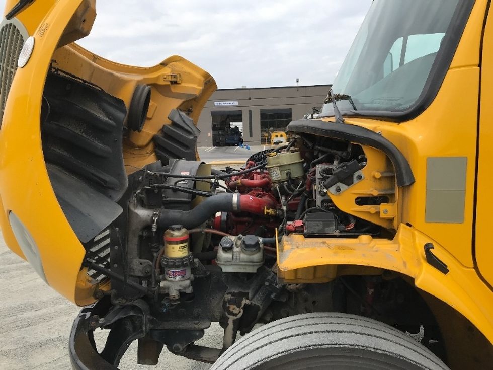 Medium Duty Box Truck-Light and Medium Duty Trucks-Freightliner-2019-M2-Abbotsford-BC-285,901\n\t\tkm-$ 58,750 - Image 24