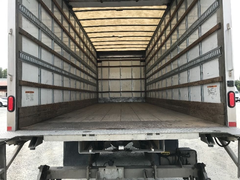 Medium Duty Box Truck-Light and Medium Duty Trucks-Freightliner-2019-M2-Abbotsford-BC-285,901\n\t\tkm-$ 58,750 - Image 8