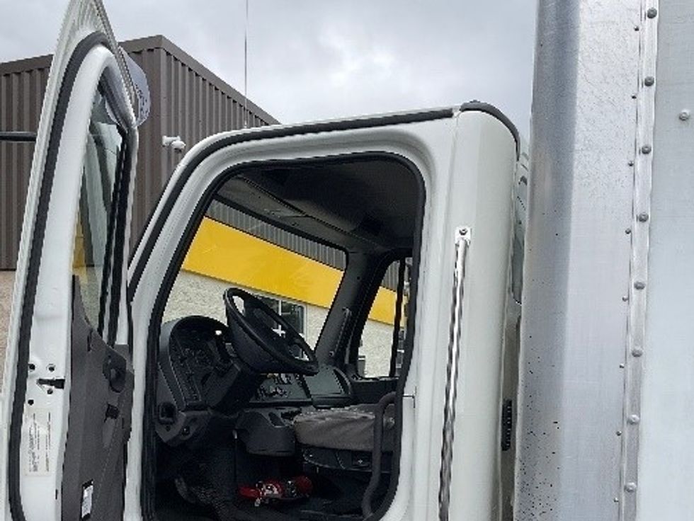 Medium Duty Box Truck-Light and Medium Duty Trucks-Freightliner-2019-M2-Akron-OH-143,409\n\t\tmiles-$ 57,750 - Image 16