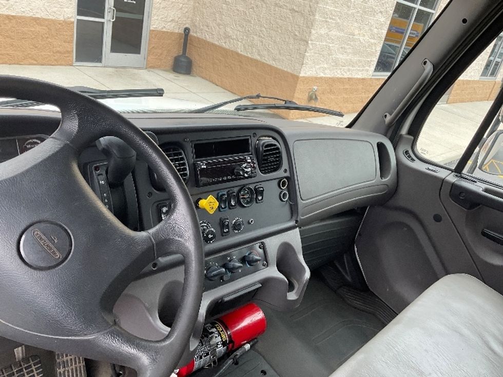 Medium Duty Box Truck-Light and Medium Duty Trucks-Freightliner-2019-M2-Akron-OH-143,409\n\t\tmiles-$ 57,750 - Image 18
