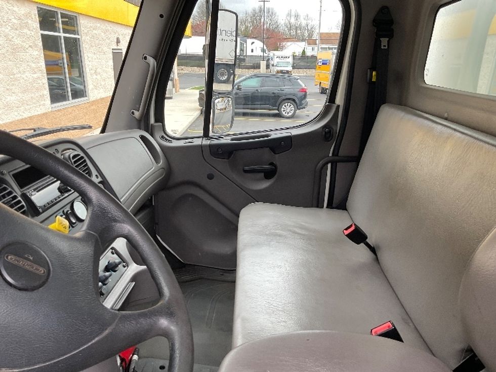 Medium Duty Box Truck-Light and Medium Duty Trucks-Freightliner-2019-M2-Akron-OH-143,409\n\t\tmiles-$ 57,750 - Image 19