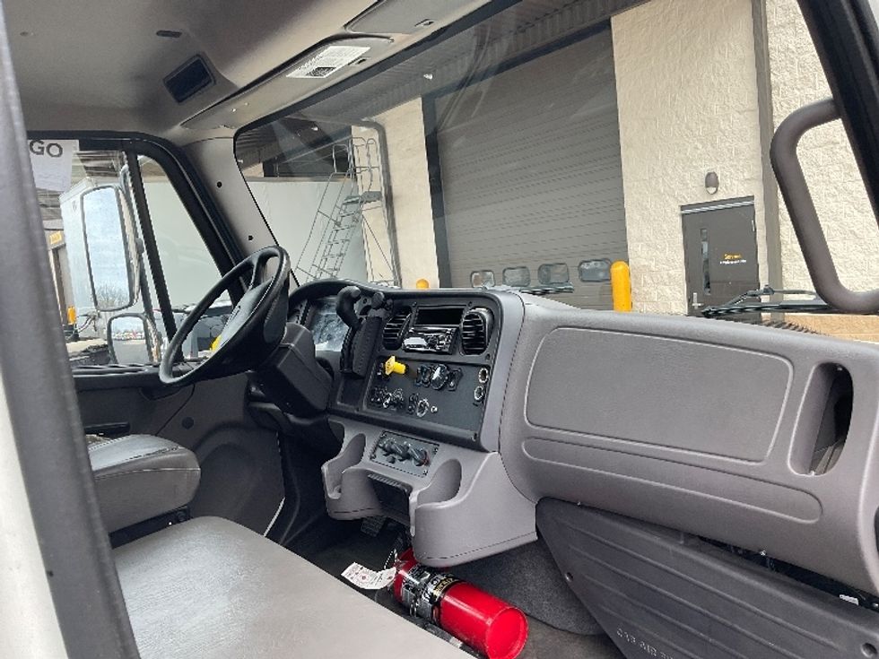 Medium Duty Box Truck-Light and Medium Duty Trucks-Freightliner-2019-M2-Akron-OH-143,409\n\t\tmiles-$ 57,750 - Image 21