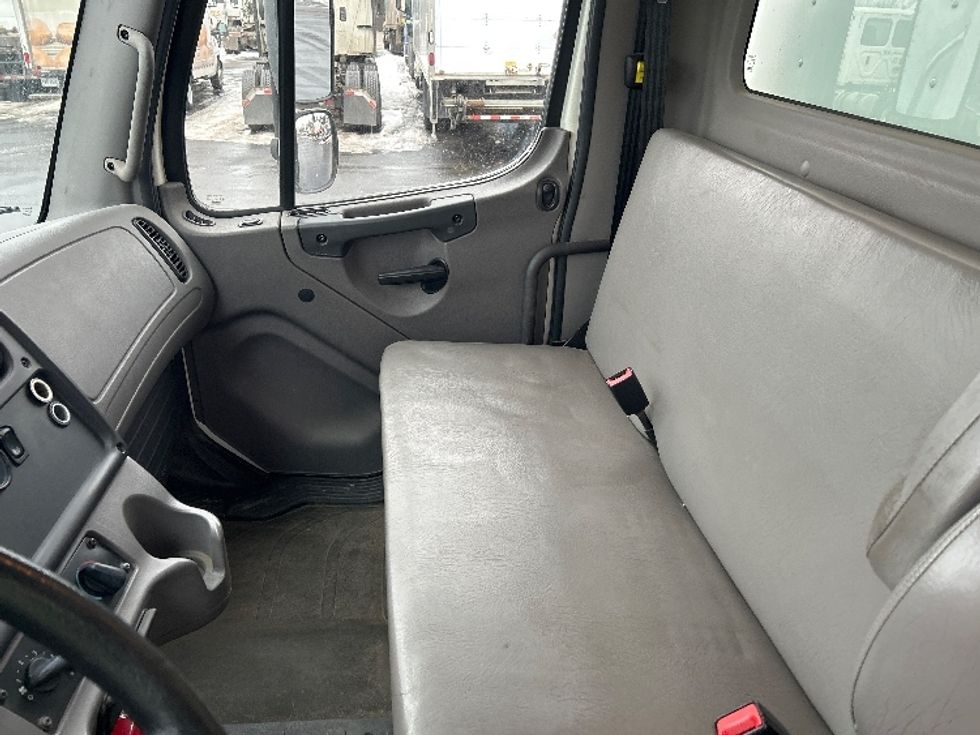 Medium Duty Box Truck-Light and Medium Duty Trucks-Freightliner-2019-M2-Akron-OH-147,928\n\t\tmiles-$ 41,500 - Image 19