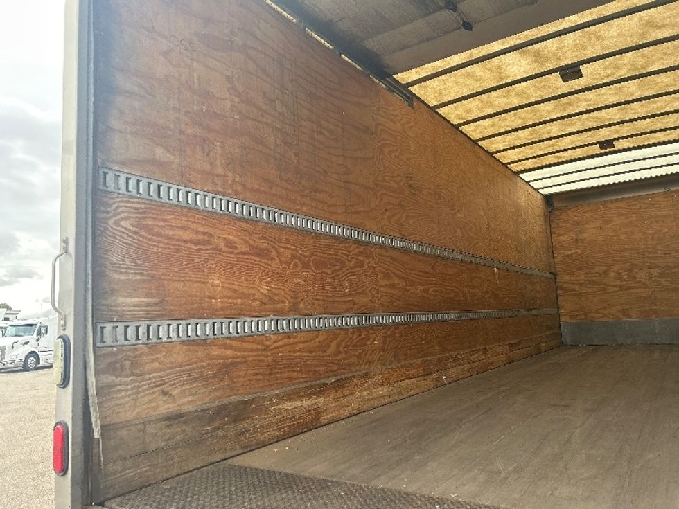 Medium Duty Box Truck-Light and Medium Duty Trucks-Freightliner-2019-M2-Akron-OH-169,168\n\t\tmiles-$ 40,250 - Image 11