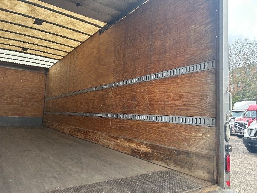 Medium Duty Box Truck-Light and Medium Duty Trucks-Freightliner-2019-M2-Akron-OH-169,168\n\t\tmiles-$ 40,250 - Image 12