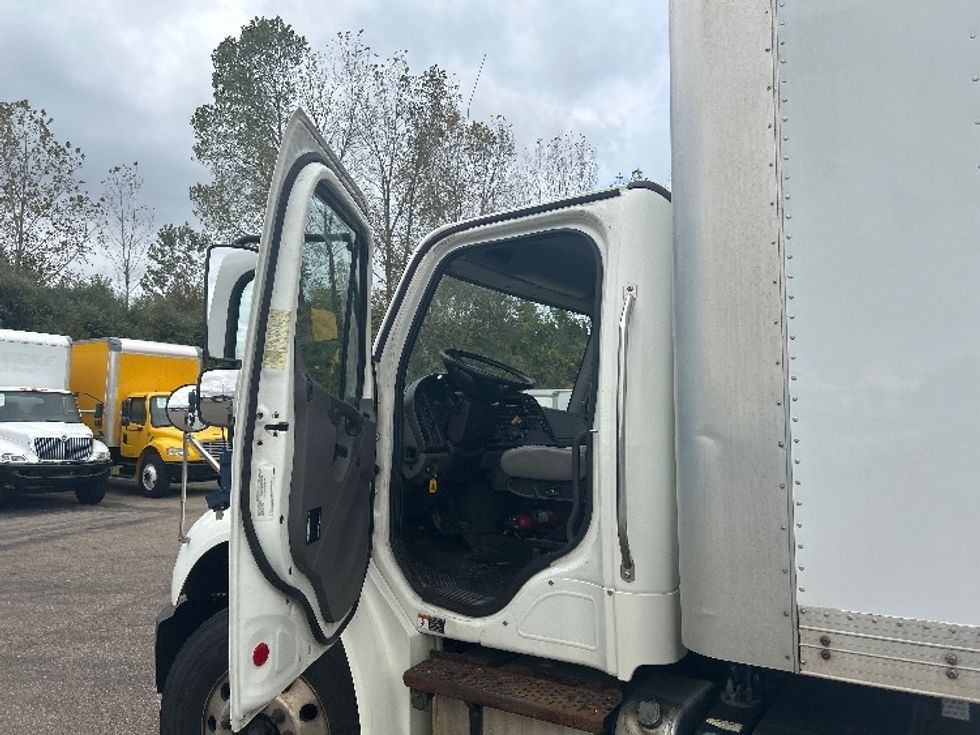 Medium Duty Box Truck-Light and Medium Duty Trucks-Freightliner-2019-M2-Akron-OH-169,168\n\t\tmiles-$ 40,250 - Image 16