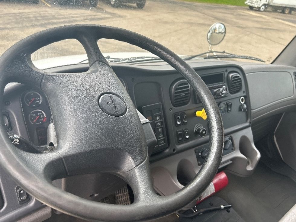 Medium Duty Box Truck-Light and Medium Duty Trucks-Freightliner-2019-M2-Akron-OH-169,168\n\t\tmiles-$ 40,250 - Image 17