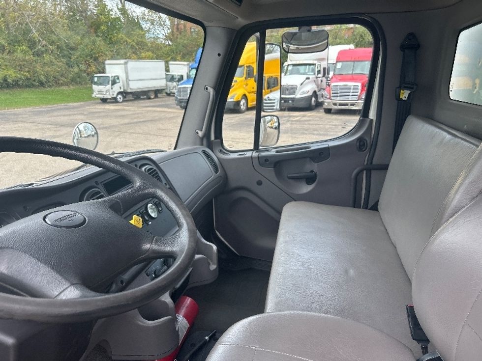 Medium Duty Box Truck-Light and Medium Duty Trucks-Freightliner-2019-M2-Akron-OH-169,168\n\t\tmiles-$ 40,250 - Image 19