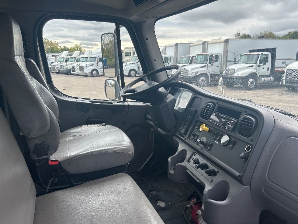 Medium Duty Box Truck-Light and Medium Duty Trucks-Freightliner-2019-M2-Akron-OH-169,168\n\t\tmiles-$ 40,250 - Image 22