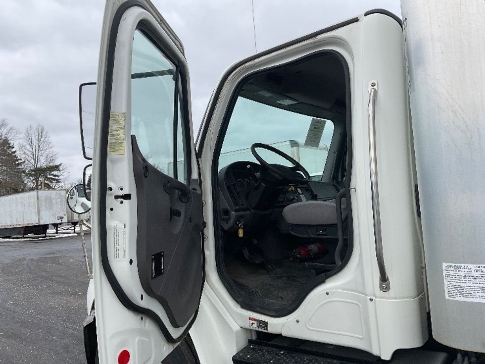 Medium Duty Box Truck-Light and Medium Duty Trucks-Freightliner-2019-M2-Akron-OH-170,941\n\t\tmiles-$ 39,000 - Image 12