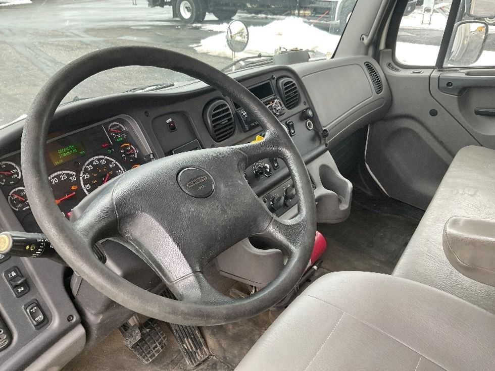 Medium Duty Box Truck-Light and Medium Duty Trucks-Freightliner-2019-M2-Akron-OH-170,941\n\t\tmiles-$ 39,000 - Image 13