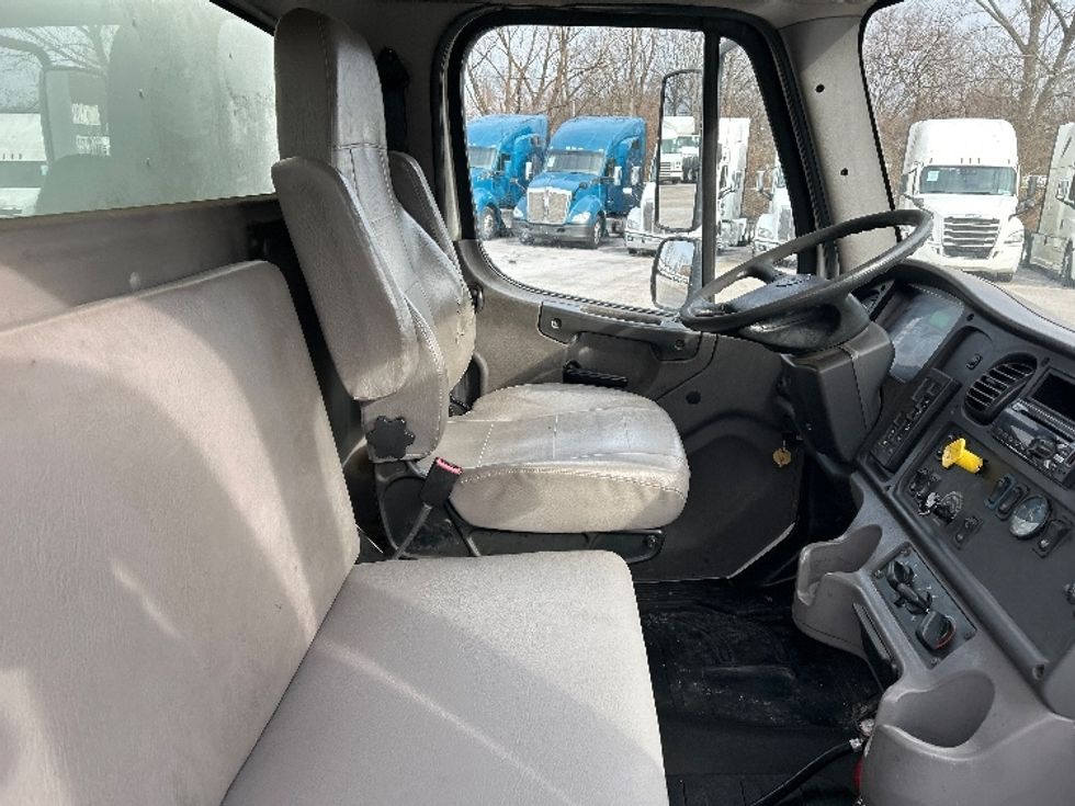 Medium Duty Box Truck-Light and Medium Duty Trucks-Freightliner-2019-M2-Akron-OH-172,918\n\t\tmiles-$ 37,750 - Image 22