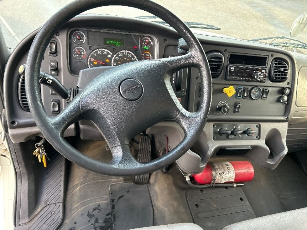 Medium Duty Box Truck-Light and Medium Duty Trucks-Freightliner-2019-M2-Akron-OH-175,588\n\t\tmiles-$ 47,750 - Image 18