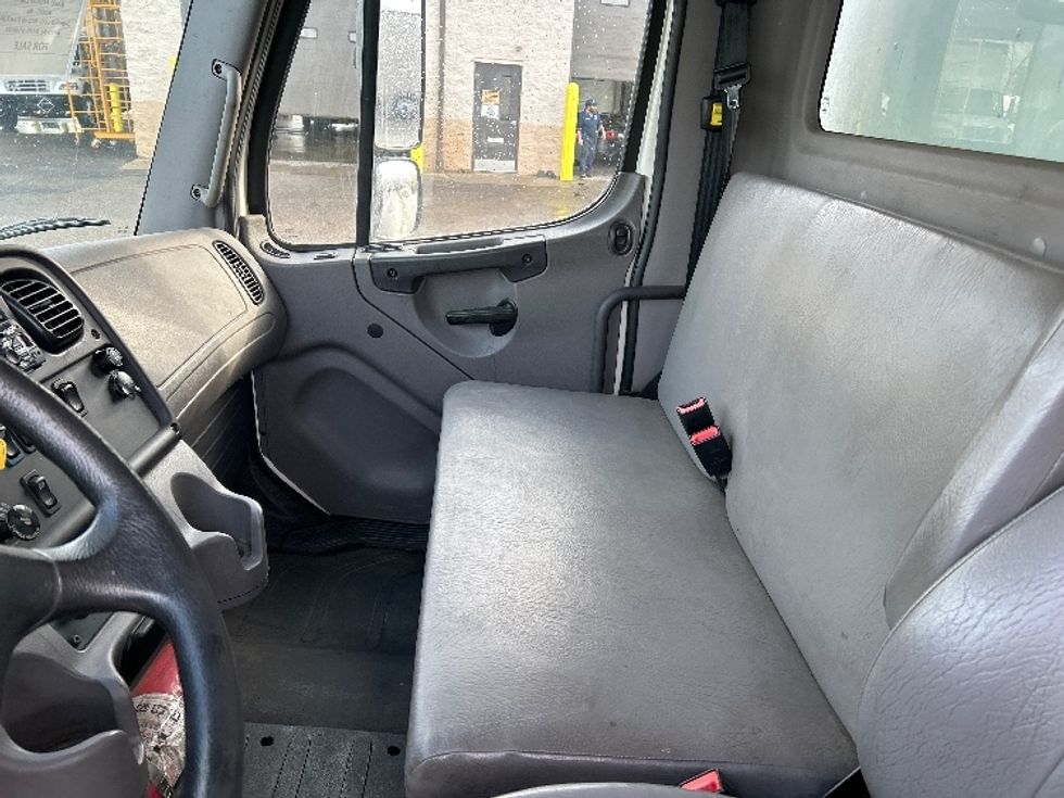 Medium Duty Box Truck-Light and Medium Duty Trucks-Freightliner-2019-M2-Akron-OH-175,588\n\t\tmiles-$ 47,750 - Image 19