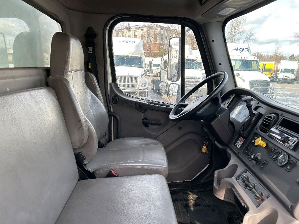 Medium Duty Box Truck-Light and Medium Duty Trucks-Freightliner-2019-M2-Akron-OH-175,588\n\t\tmiles-$ 47,750 - Image 22