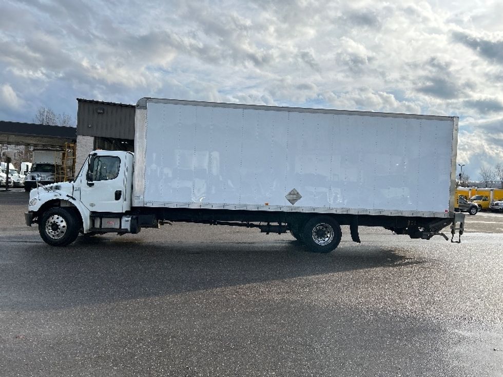 Medium Duty Box Truck-Light and Medium Duty Trucks-Freightliner-2019-M2-Akron-OH-175,588\n\t\tmiles-$ 47,750 - Image 4