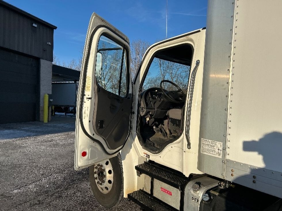 Medium Duty Box Truck-Light and Medium Duty Trucks-Freightliner-2019-M2-Akron-OH-214,688\n\t\tmiles-$ 41,500 - Image 16