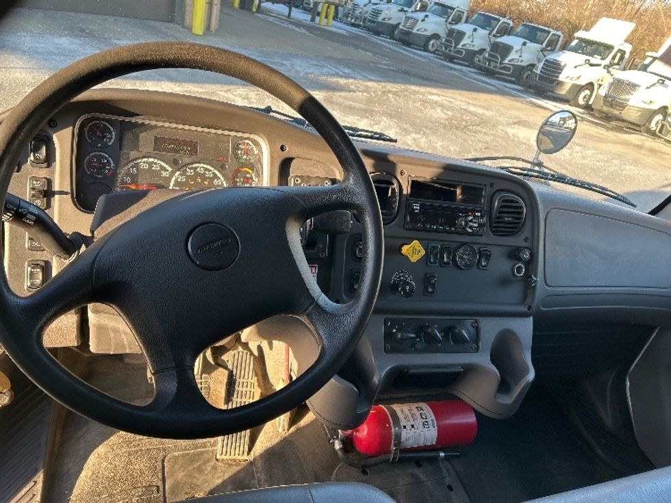 Medium Duty Box Truck-Light and Medium Duty Trucks-Freightliner-2019-M2-Akron-OH-214,688\n\t\tmiles-$ 41,500 - Image 18