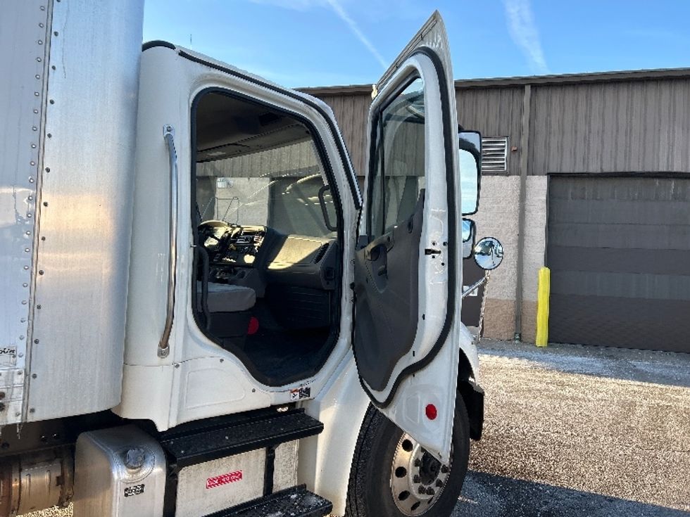 Medium Duty Box Truck-Light and Medium Duty Trucks-Freightliner-2019-M2-Akron-OH-214,688\n\t\tmiles-$ 41,500 - Image 20