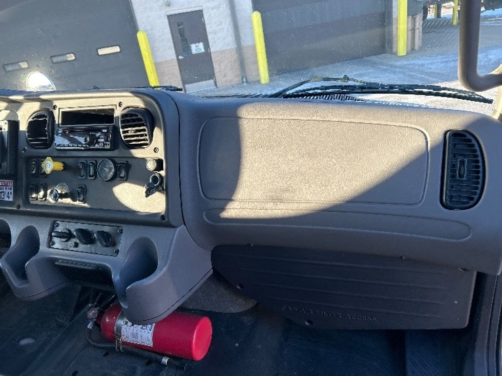 Medium Duty Box Truck-Light and Medium Duty Trucks-Freightliner-2019-M2-Akron-OH-214,688\n\t\tmiles-$ 41,500 - Image 21