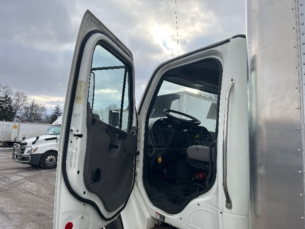 Medium Duty Box Truck-Light and Medium Duty Trucks-Freightliner-2019-M2-Akron-OH-245,948\n\t\tmiles-$ 28,000 - Image 16