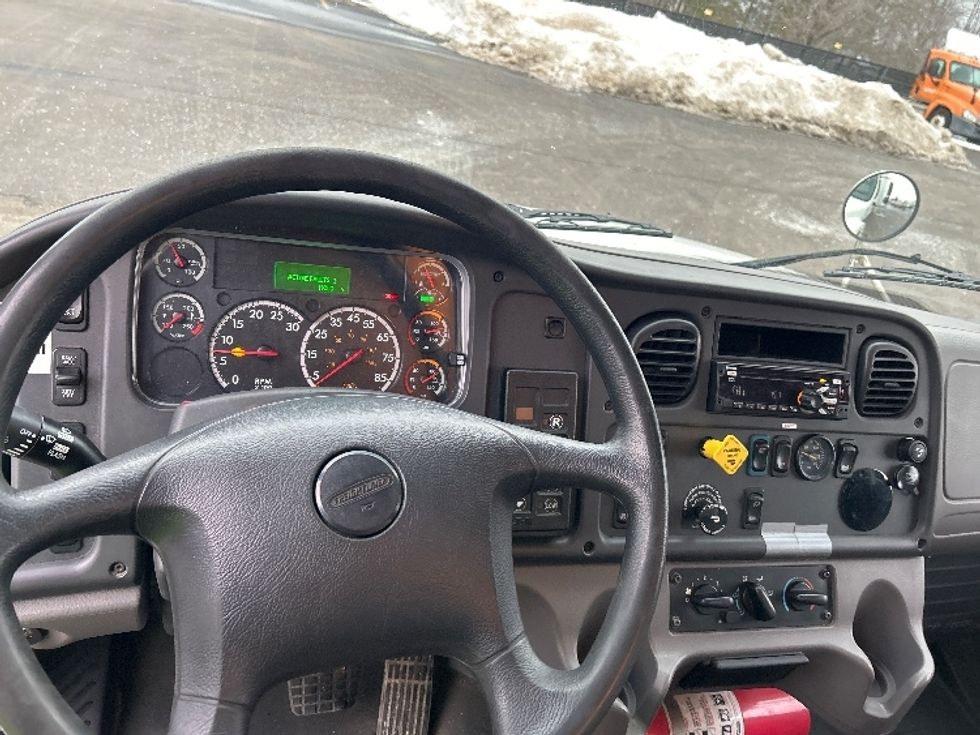 Medium Duty Box Truck-Light and Medium Duty Trucks-Freightliner-2019-M2-Akron-OH-260,309\n\t\tmiles-$ 27,000 - Image 18