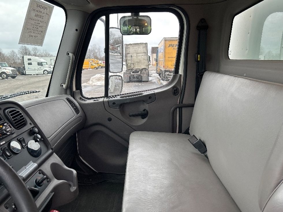 Medium Duty Box Truck-Light and Medium Duty Trucks-Freightliner-2019-M2-Akron-OH-260,309\n\t\tmiles-$ 27,000 - Image 19