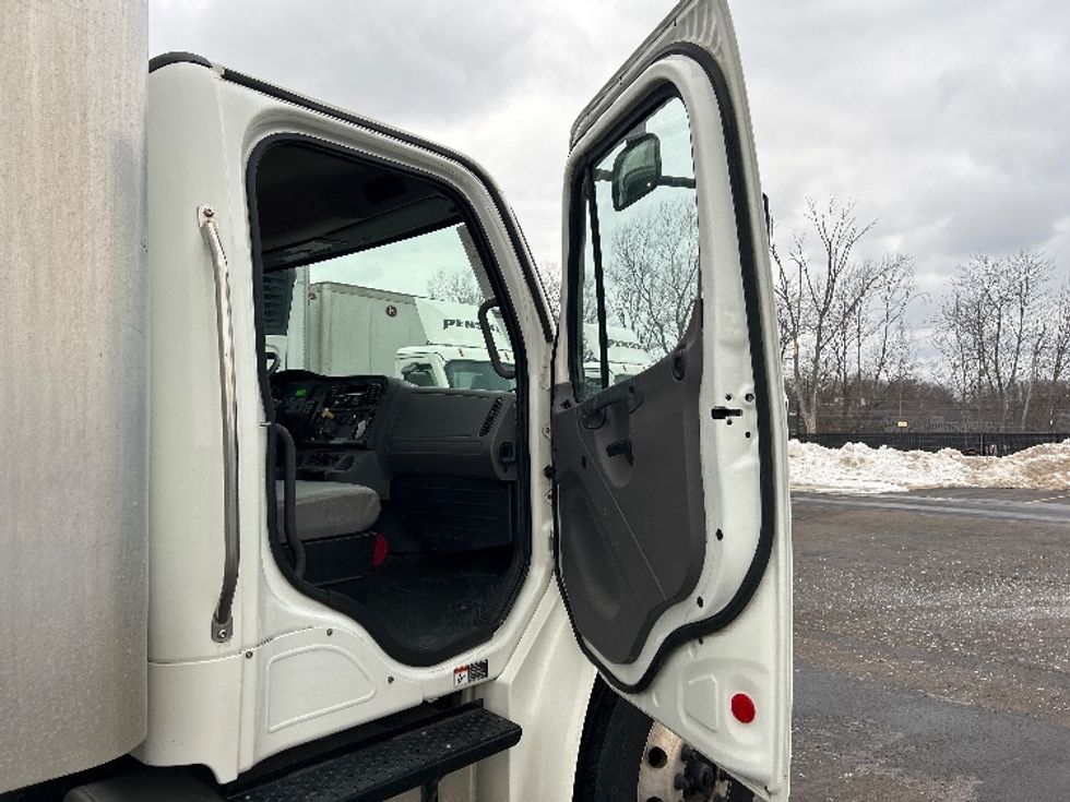 Medium Duty Box Truck-Light and Medium Duty Trucks-Freightliner-2019-M2-Akron-OH-260,309\n\t\tmiles-$ 27,000 - Image 20