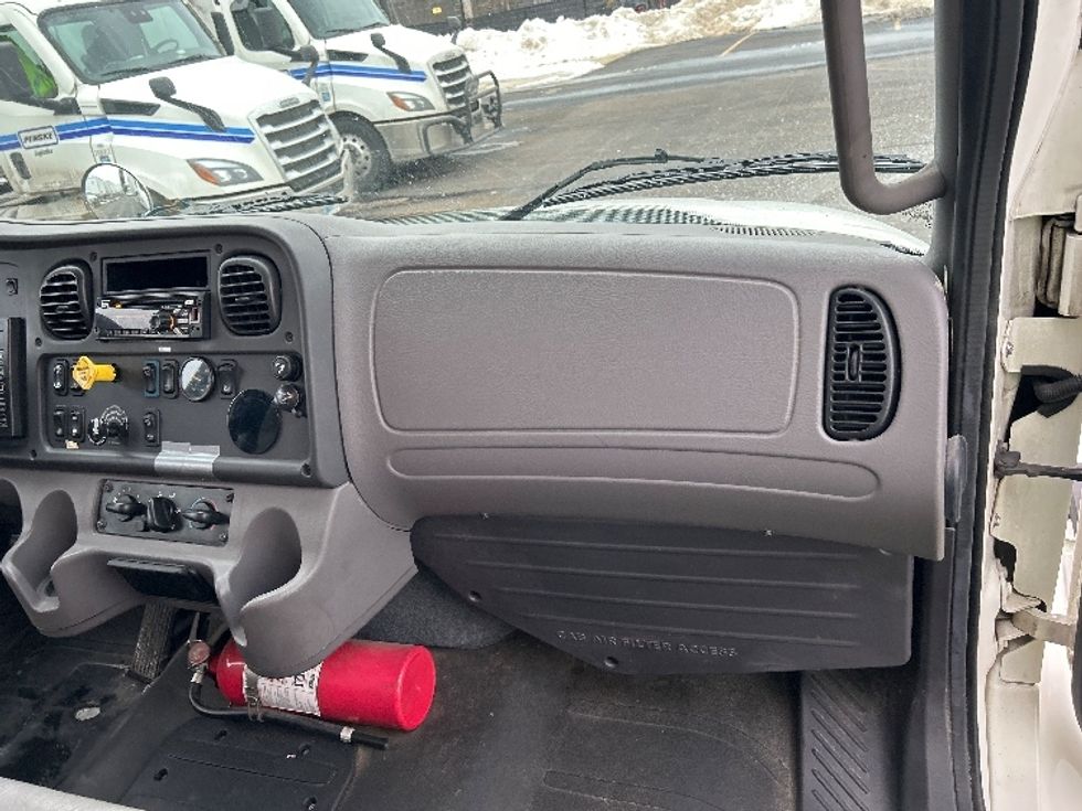 Medium Duty Box Truck-Light and Medium Duty Trucks-Freightliner-2019-M2-Akron-OH-260,309\n\t\tmiles-$ 27,000 - Image 21