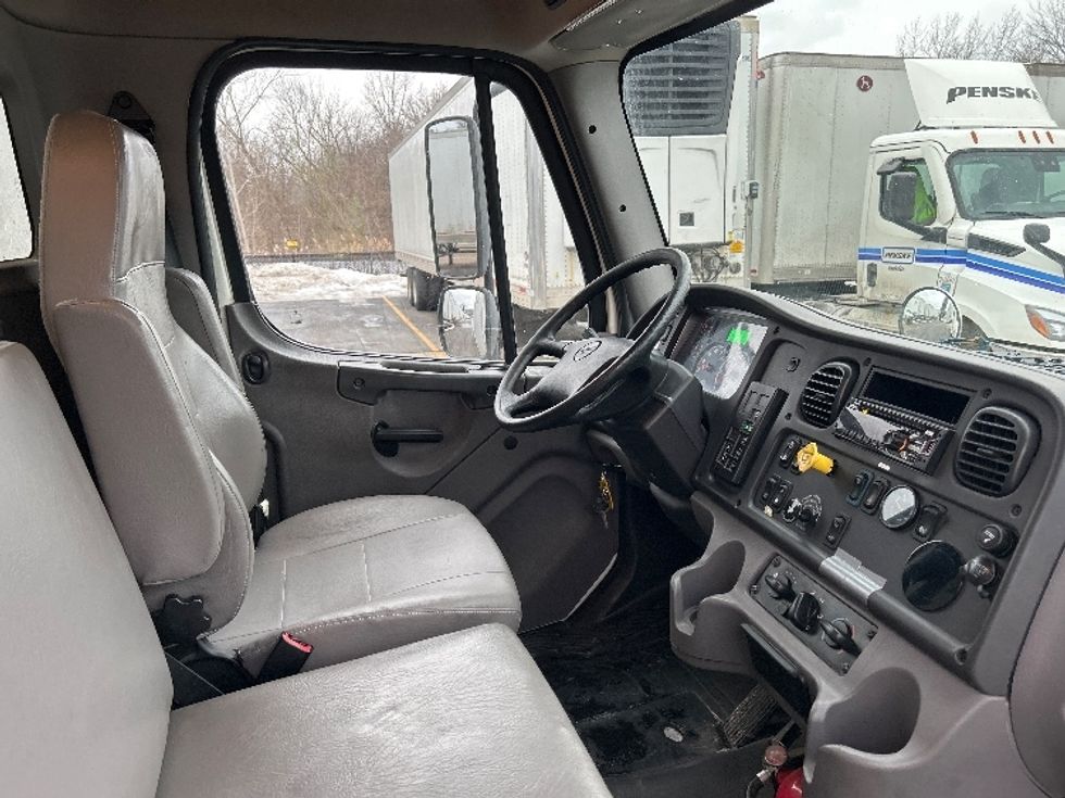 Medium Duty Box Truck-Light and Medium Duty Trucks-Freightliner-2019-M2-Akron-OH-260,309\n\t\tmiles-$ 27,000 - Image 22