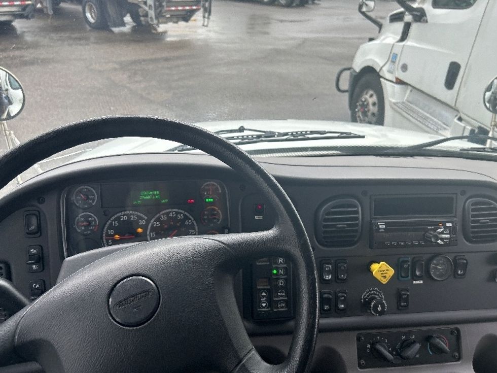 Medium Duty Box Truck-Light and Medium Duty Trucks-Freightliner-2019-M2-Akron-OH-276,607\n\t\tmiles-$ 25,500 - Image 18