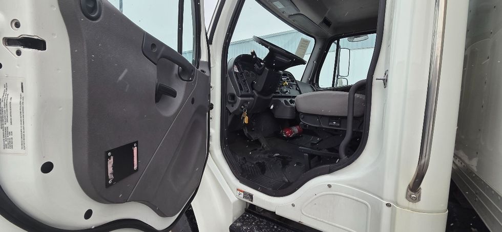 Medium Duty Box Truck-Light and Medium Duty Trucks-Freightliner-2019-M2-Akron-OH-284,565\n\t\tmiles-$ 23,500 - Image 16