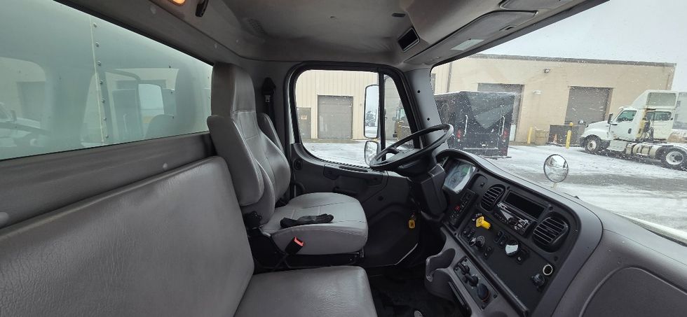 Medium Duty Box Truck-Light and Medium Duty Trucks-Freightliner-2019-M2-Akron-OH-284,565\n\t\tmiles-$ 23,500 - Image 21