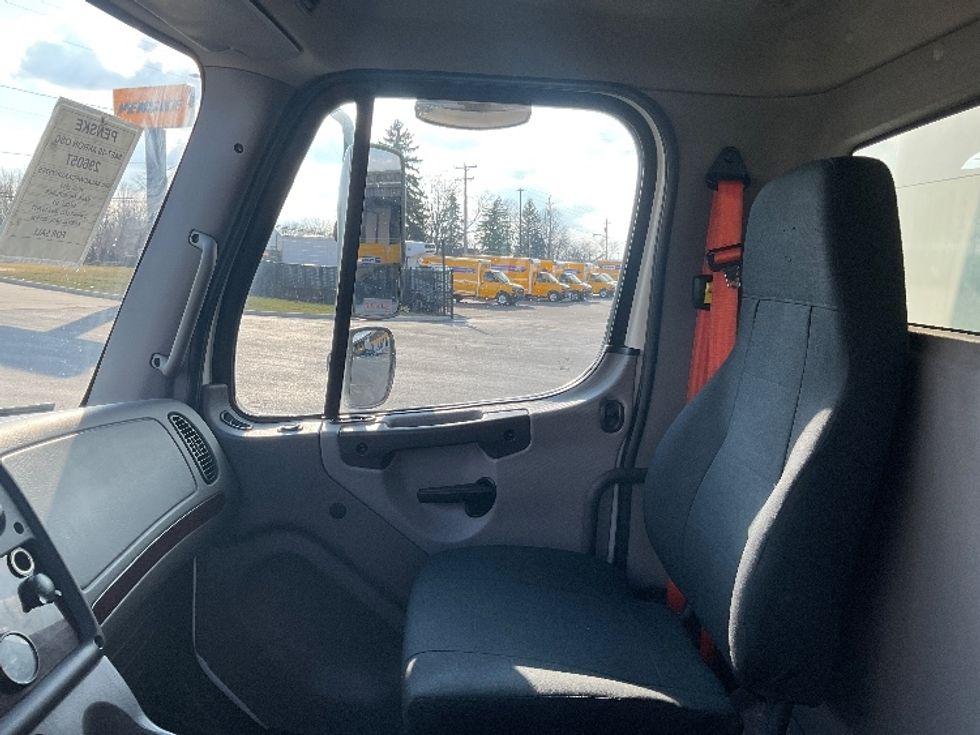 Medium Duty Box Truck-Light and Medium Duty Trucks-Freightliner-2019-M2-Akron-OH-408,049\n\t\tmiles-$ 20,000 - Image 19