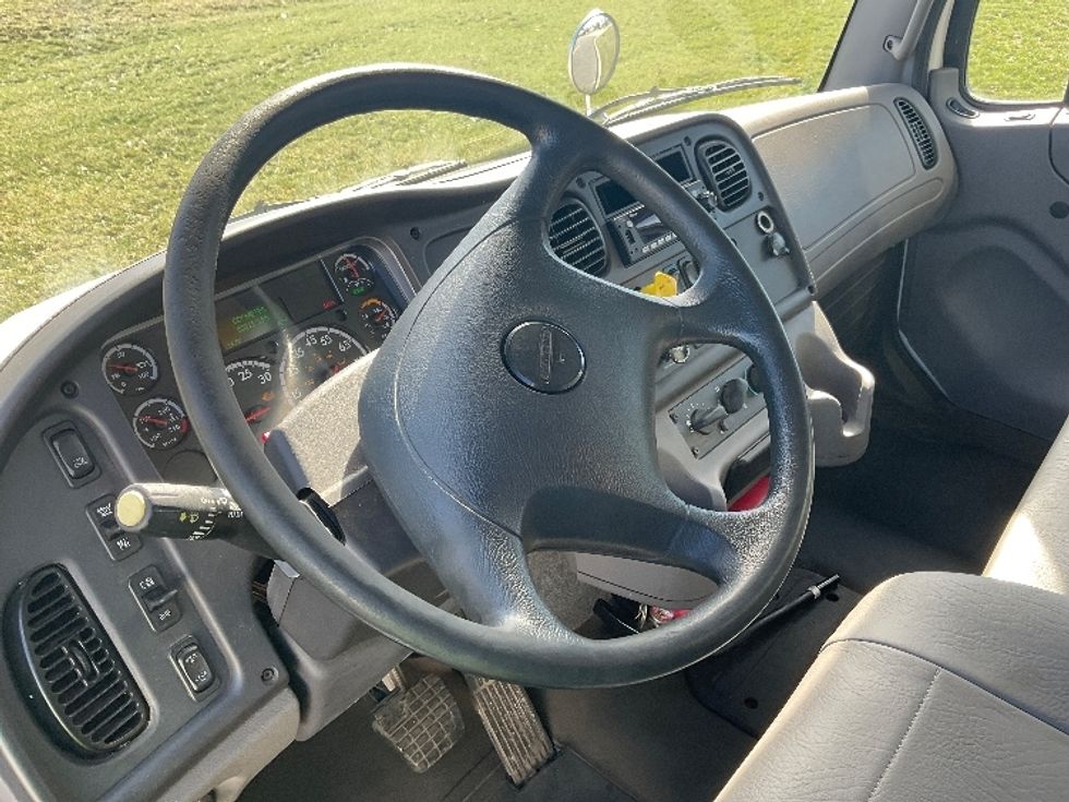 Medium Duty Box Truck-Light and Medium Duty Trucks-Freightliner-2019-M2-Akron-OH-63,915\n\t\tmiles-$ 47,750 - Image 17