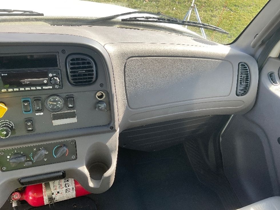 Medium Duty Box Truck-Light and Medium Duty Trucks-Freightliner-2019-M2-Akron-OH-63,915\n\t\tmiles-$ 47,750 - Image 21