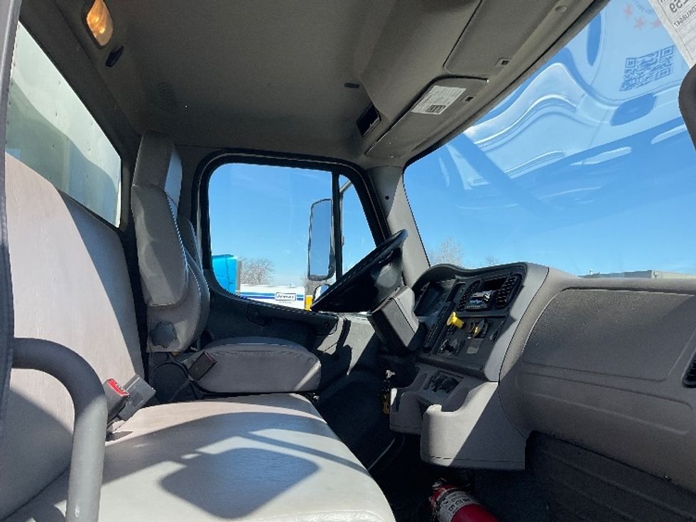 Medium Duty Box Truck-Light and Medium Duty Trucks-Freightliner-2019-M2-Akron-OH-63,915\n\t\tmiles-$ 47,750 - Image 22