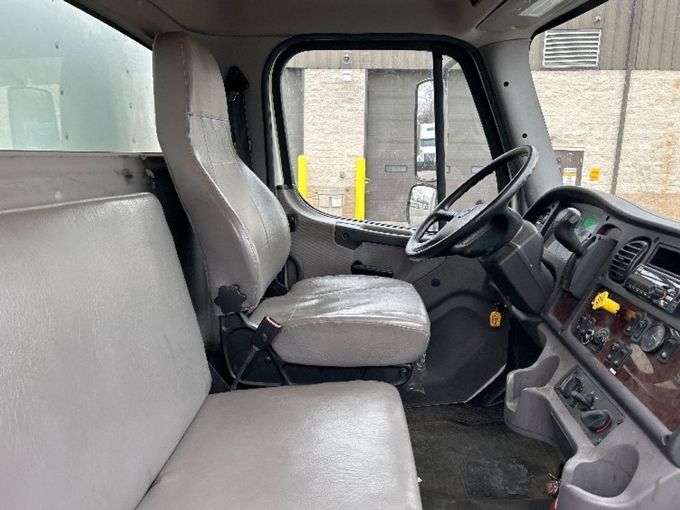 Medium Duty Box Truck-Light and Medium Duty Trucks-Freightliner-2019-M2-Akron-OH-93,524\n\t\tmiles-$ 62,500 - Image 22